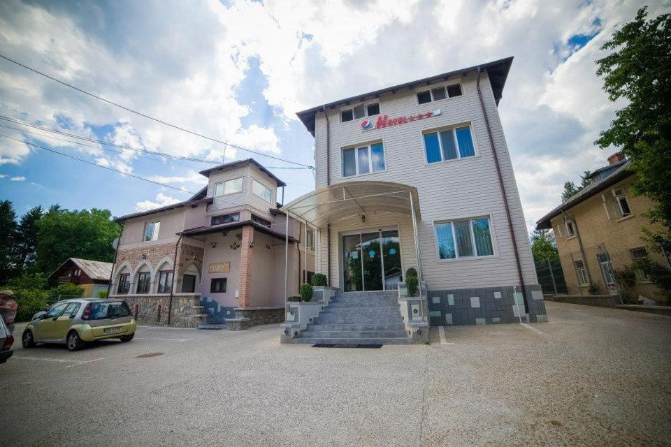Hotel Gclub Breaza  Exterior photo